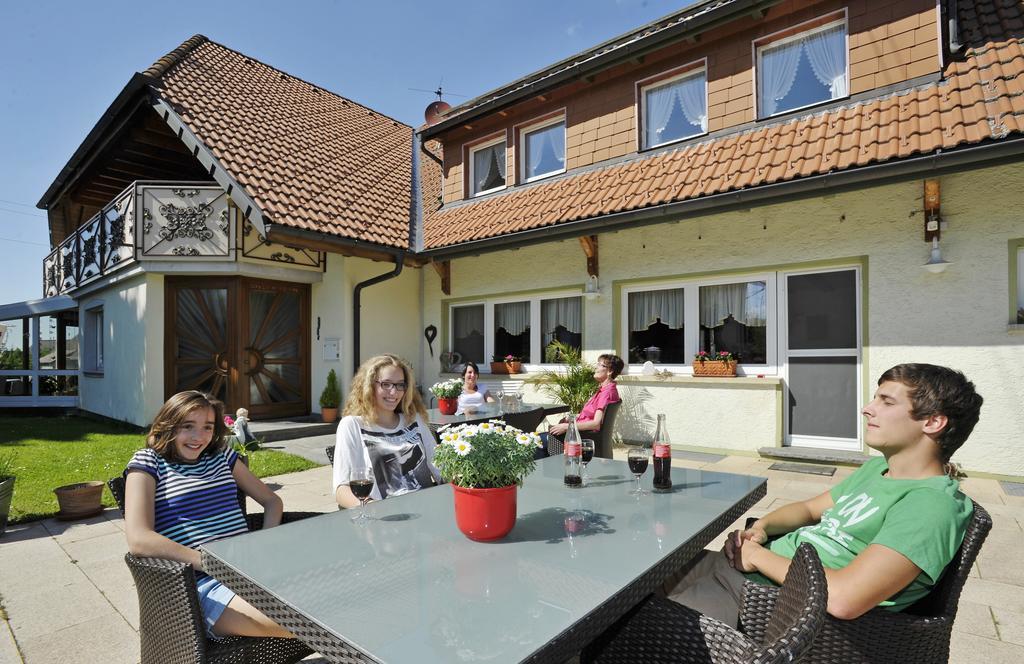 Pension Fohrenberg Ewattingen Eksteriør billede